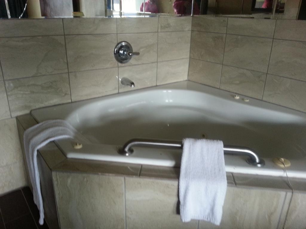 America'S Best Inn & Suites Clarksville Clarksville (Clark County) Zewnętrze zdjęcie